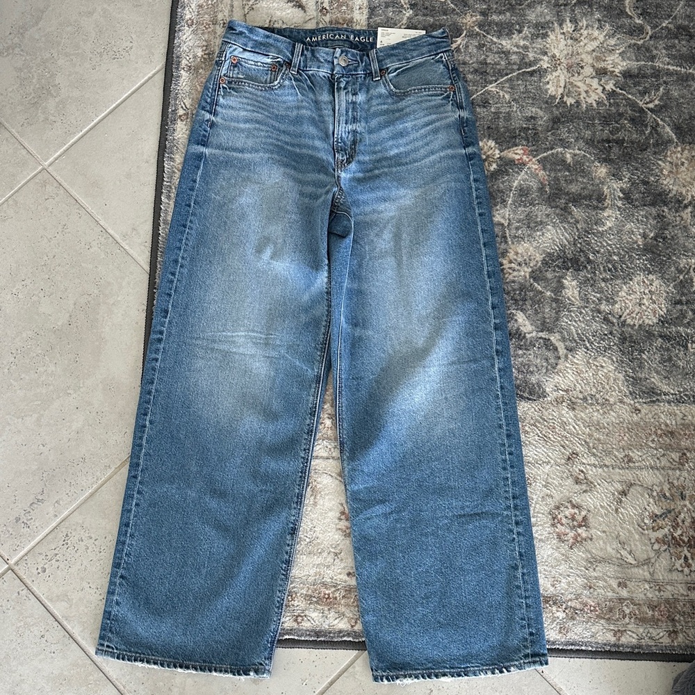 American Eagle Sz 6 Short Strigid Curvy Super-High Rise Baggy Straight Jeans